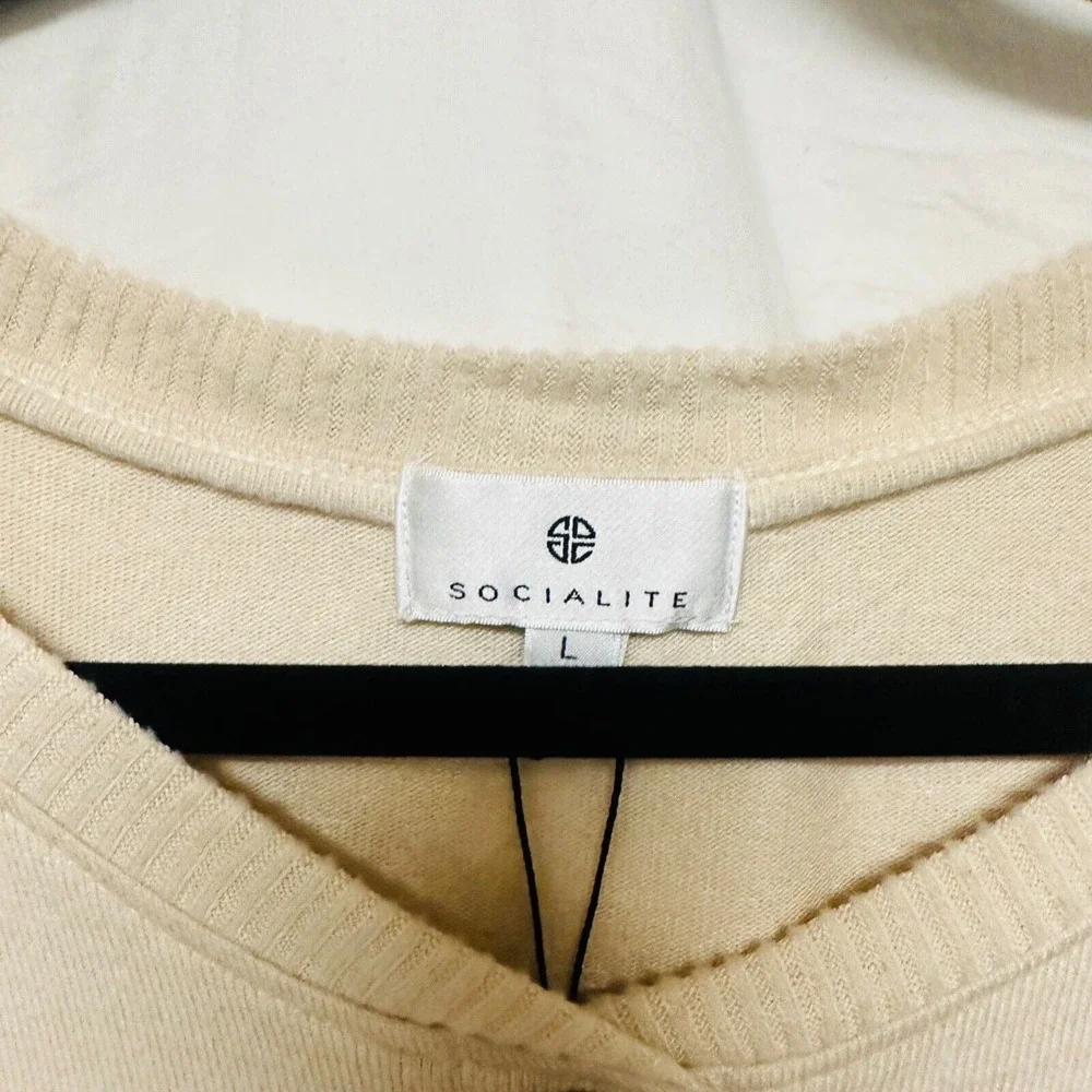 Socialite Women Ivory Pullover Sweater Large NWT Boatneck‎ Buttons